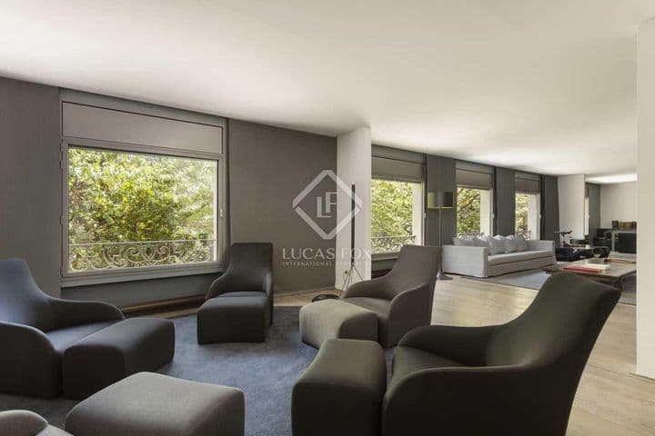 4 bedrooms house for rent in Barcelona, Spain - Image 9