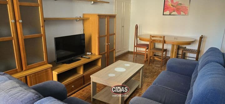 3 bedrooms apartment for rent in Oviedo, Spain - Image 3