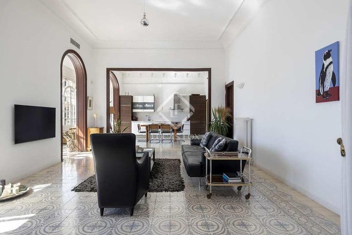 4 bedrooms apartment for rent in Barcelona, Spain - Image 3