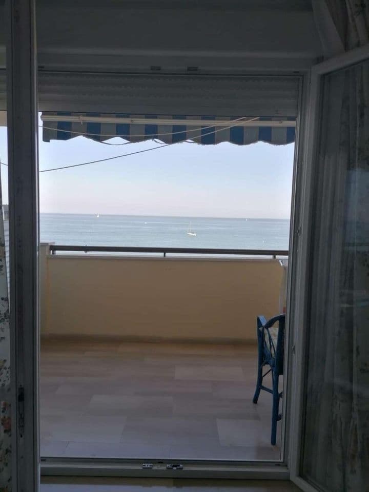 2 bedrooms apartment for rent in Los Boliches, Spain - Image 4