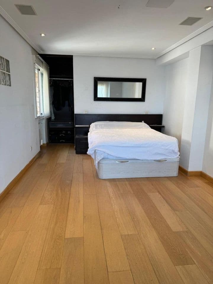 1 bedroom apartment for sale in Madrid, Spain - Image 7