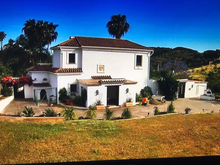 4 bedrooms house for sale in Estepona, Spain - Image 4
