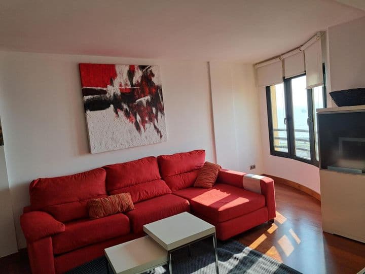 2 bedrooms apartment for rent in Las Palmas de Gran Canaria, Spain - Image 3