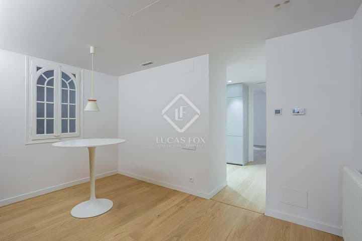 4 bedrooms apartment for rent in Barcelona, Spain - Image 10