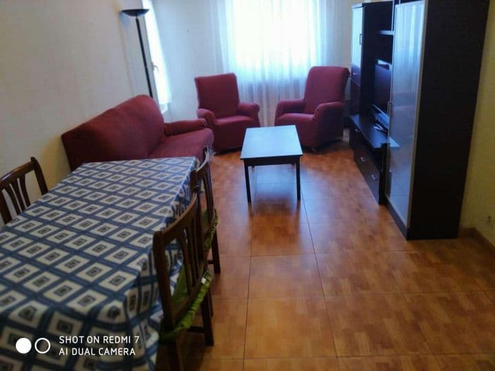 3 bedrooms apartment for rent in Salamanca, Spain - Image 2