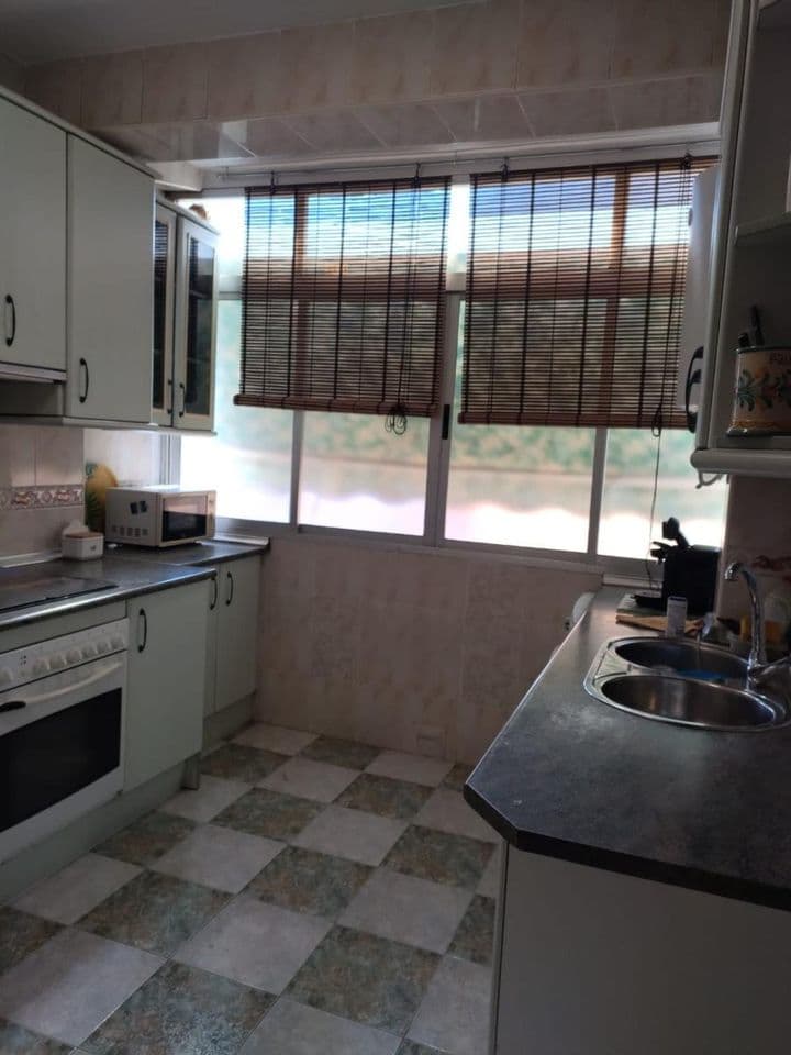 3 bedrooms apartment for rent in Camino de Ronda, Spain - Image 5