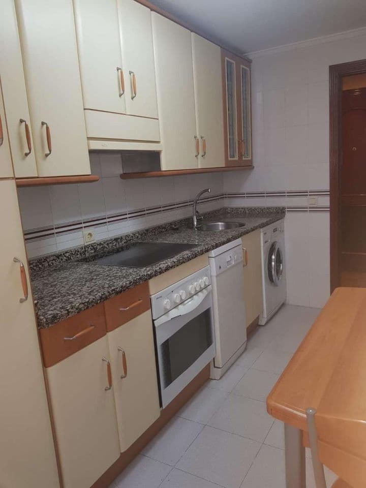 3 bedrooms apartment for rent in Salamanca, Spain - Image 6