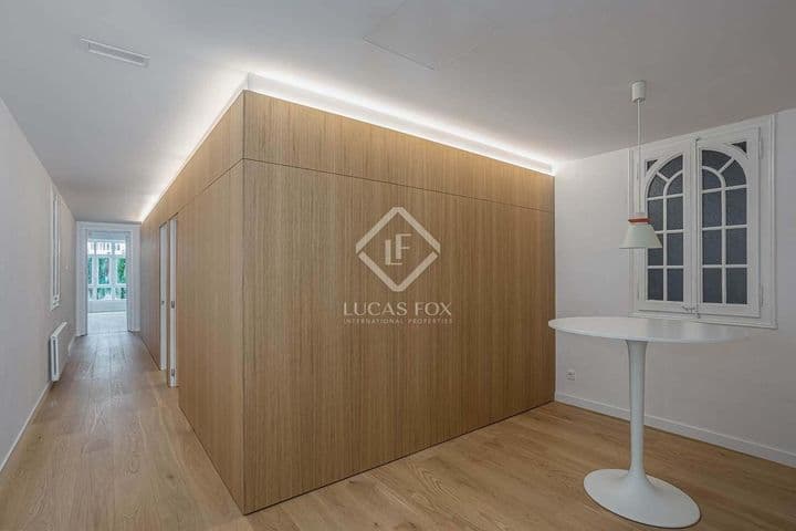 4 bedrooms apartment for rent in Barcelona, Spain - Image 9