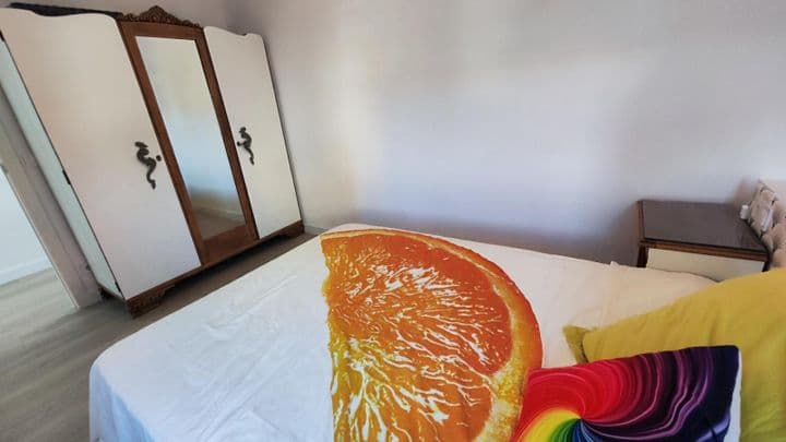 1 bedroom apartment for rent in Leon, Spain - Image 2