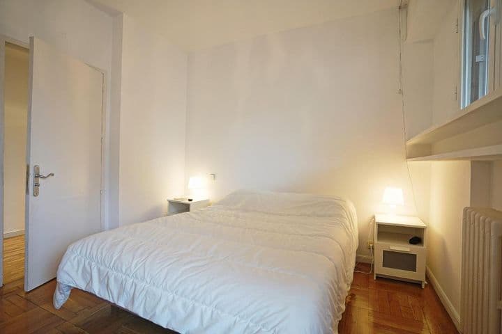 2 bedrooms apartment for rent in Tetuan, Spain - Image 12