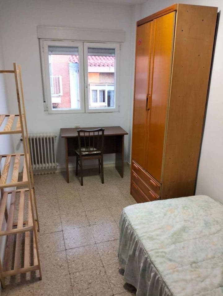 3 bedrooms apartment for rent in Salamanca, Spain - Image 9