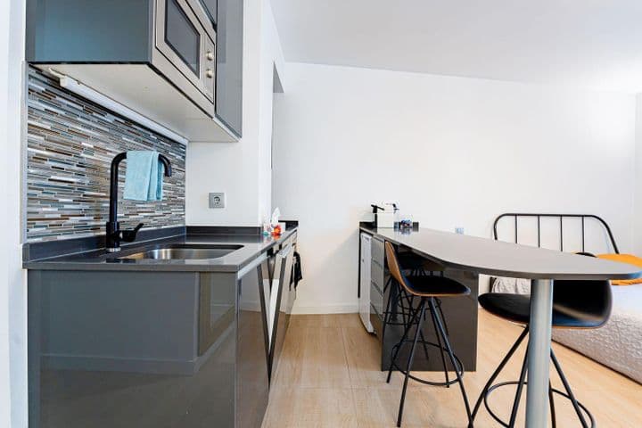 1 bedroom apartment for sale in Madrid, Spain - Image 7