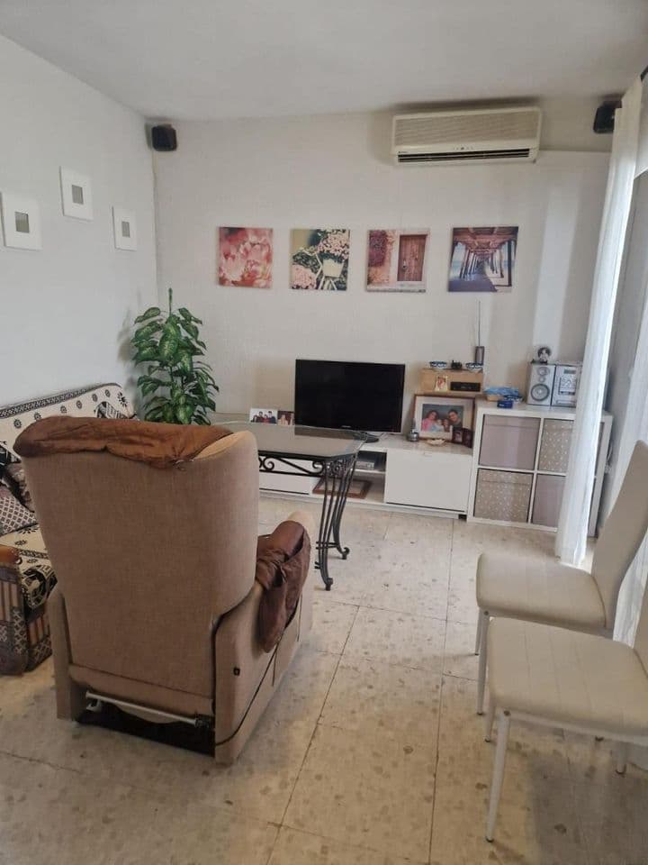 1 bedroom apartment for sale in Centro, Spain - Image 2