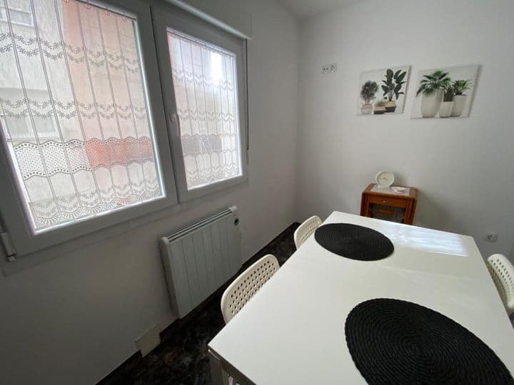 2 bedrooms apartment for rent in Gijon, Spain - Image 4