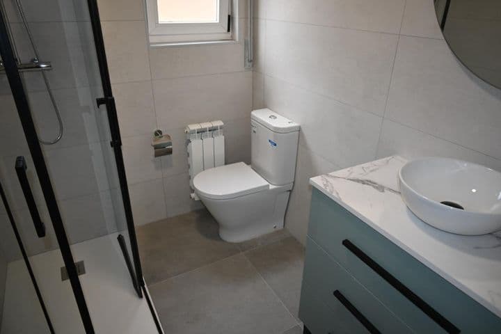 3 bedrooms apartment for rent in Santander, Spain - Image 8