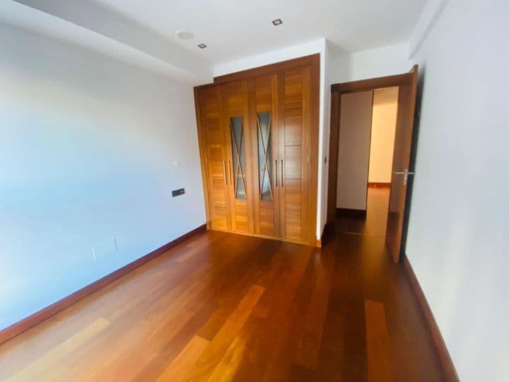 3 bedrooms apartment for rent in Vigo, Spain - Image 11