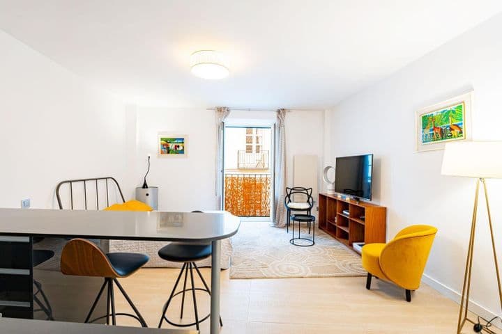 1 bedroom apartment for sale in Madrid, Spain - Image 10