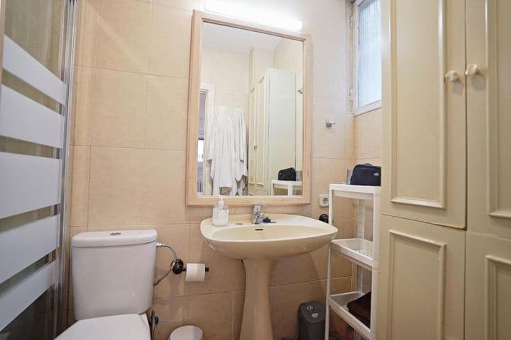 2 bedrooms apartment for rent in Tetuan, Spain - Image 10