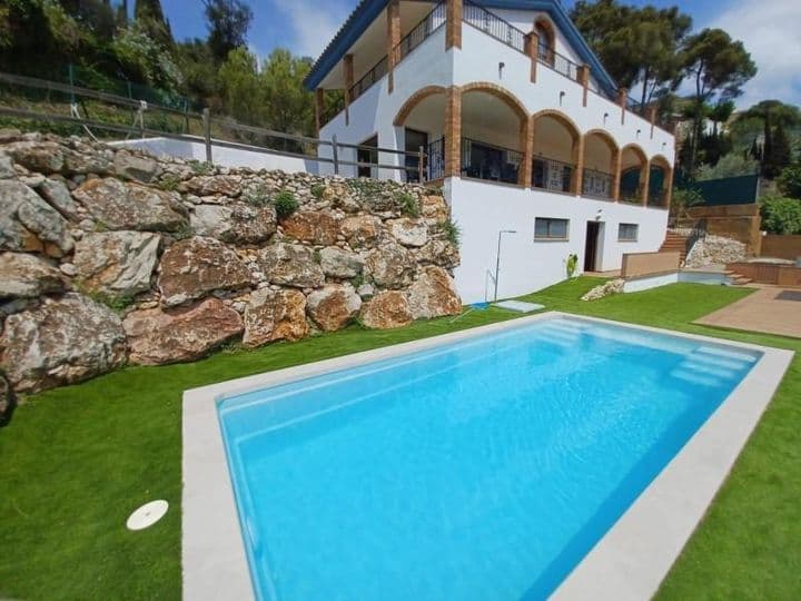 5 bedrooms house for sale in Santa Susanna, Spain - Image 2