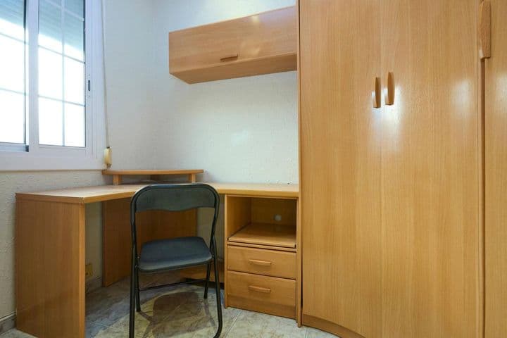 1 bedroom apartment for rent in Ciutat Vella, Spain - Image 11