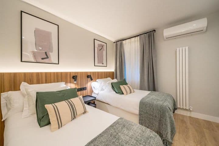 4 bedrooms apartment for sale in Centro, Spain - Image 11