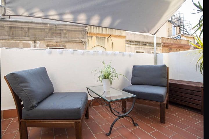 1 bedroom apartment for rent in Ciutat Vella, Spain - Image 10