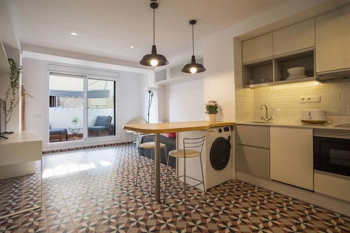 1 bedroom apartment for rent in Ciutat Vella, Spain - Image 6