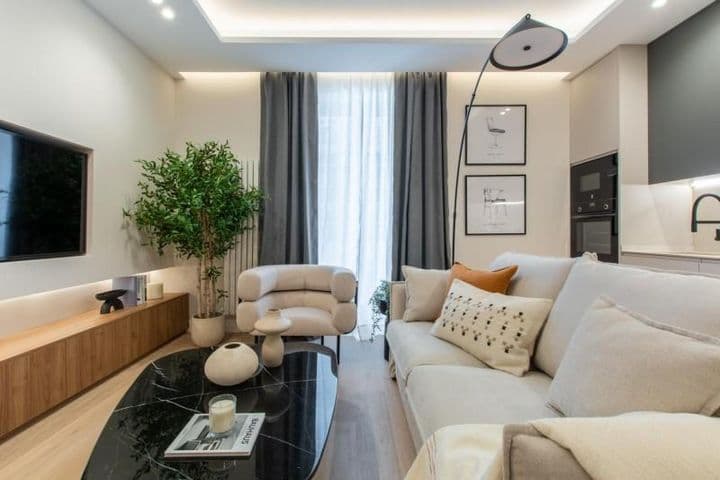 3 bedrooms apartment for sale in Centro, Spain - Image 2