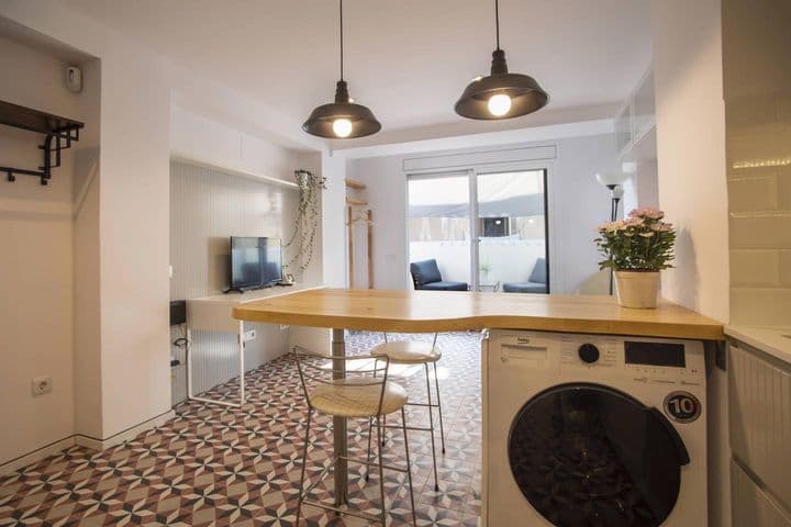 1 bedroom apartment for rent in Ciutat Vella, Spain - Image 4