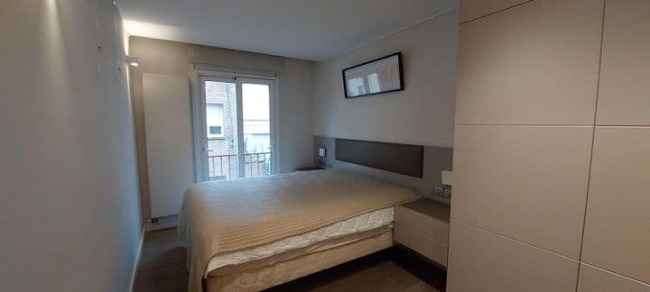 1 bedroom apartment for sale in Ciutat Vella, Spain - Image 10