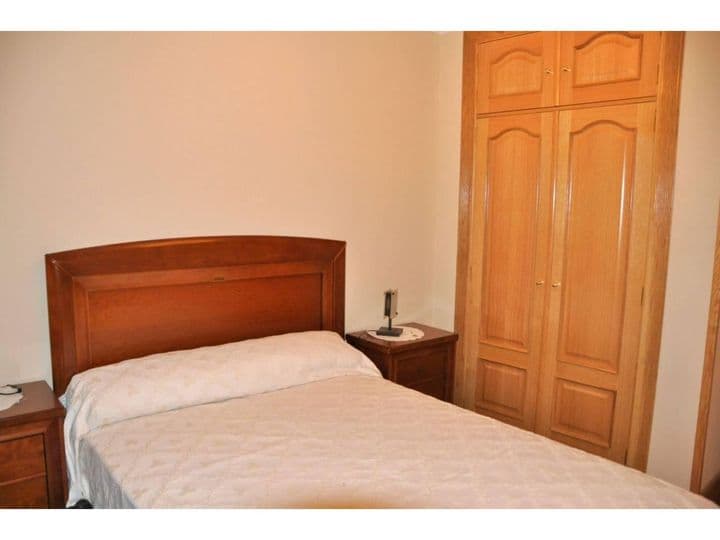 3 bedrooms apartment for rent in Palencia, Spain - Image 12