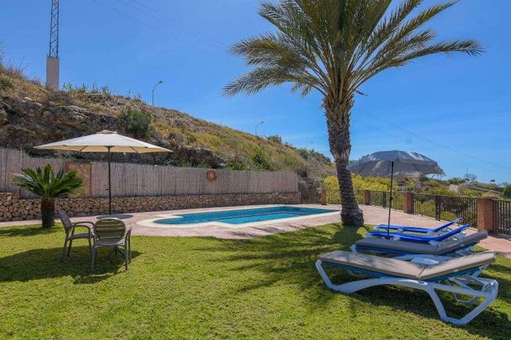 2 bedrooms house for rent in Torrox Costa, Spain - Image 3