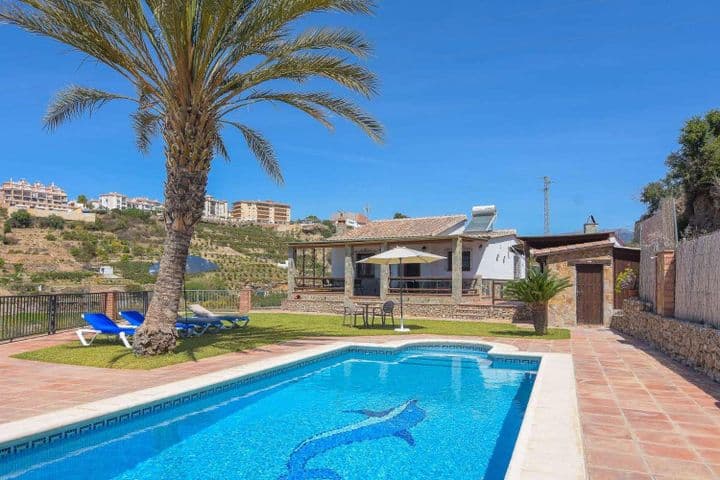 2 bedrooms house for rent in Torrox Costa, Spain - Image 4