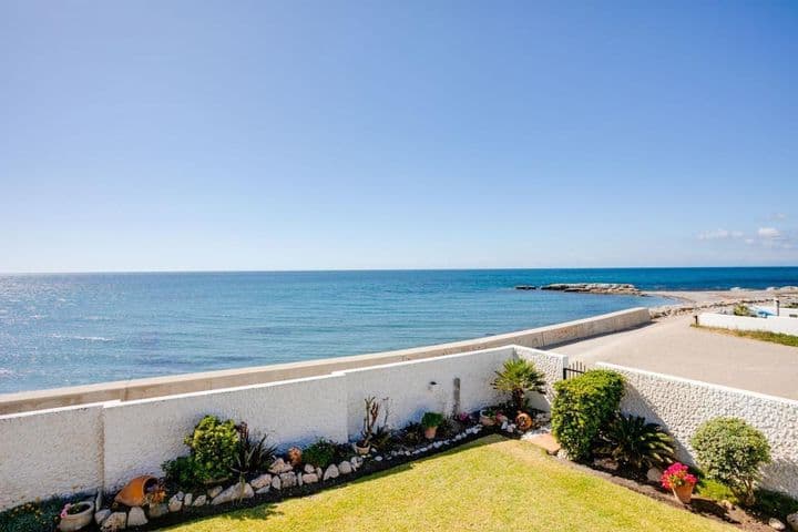 3 bedrooms house for sale in Estepona, Spain - Image 3