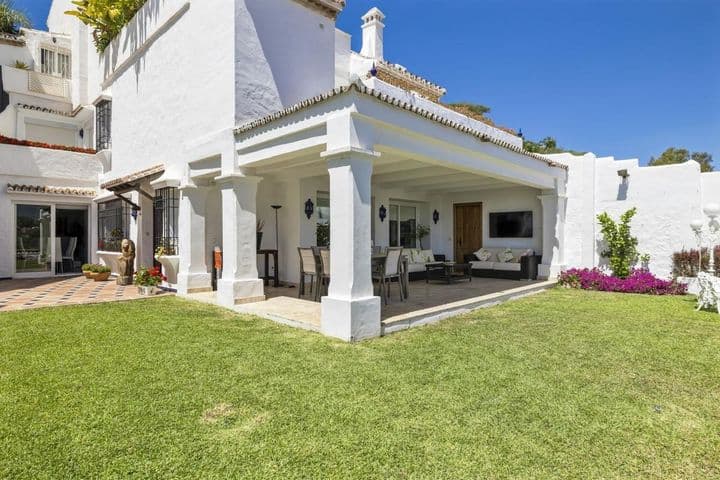 4 bedrooms house for sale in Nueva Andalucia, Spain - Image 2