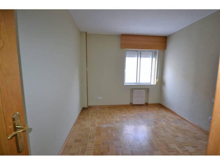 4 bedrooms apartment for rent in Palencia, Spain - Image 4