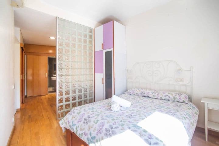 1 bedroom apartment for rent in Eixample, Spain - Image 7