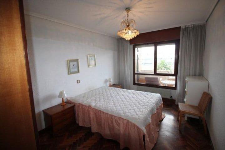 1 bedroom apartment for rent in Santander, Spain - Image 4