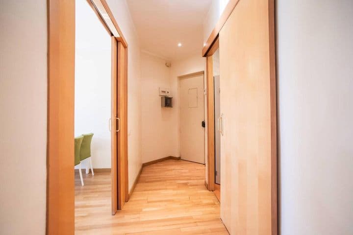 1 bedroom apartment for rent in Eixample, Spain - Image 11