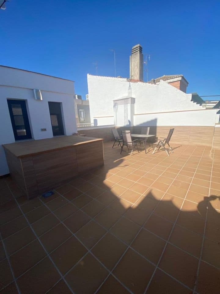 2 bedrooms house for rent in Figares, Spain - Image 2