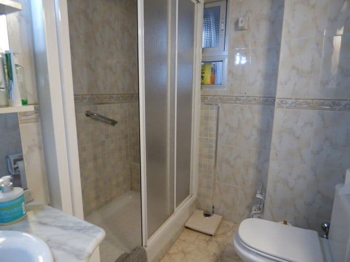 3 bedrooms apartment for rent in Centro, Spain - Image 10