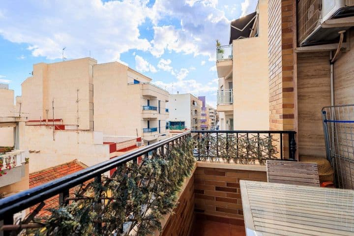 4 bedrooms apartment for rent in Centro, Spain - Image 8