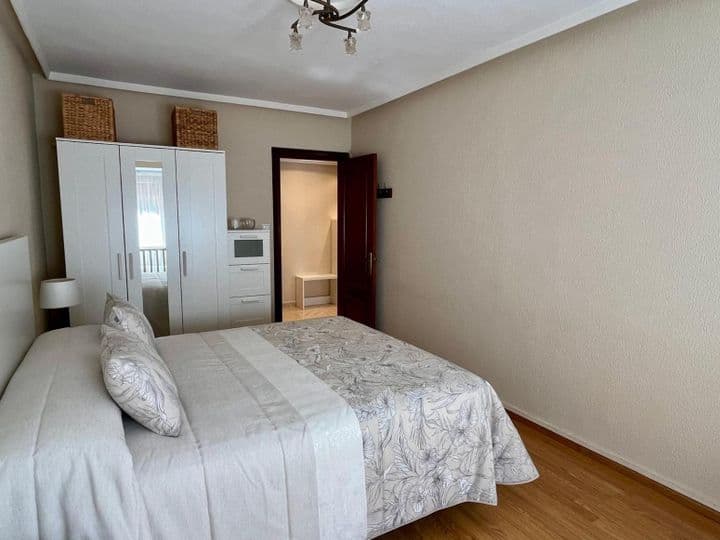 3 bedrooms apartment for rent in Gijon, Spain - Image 9