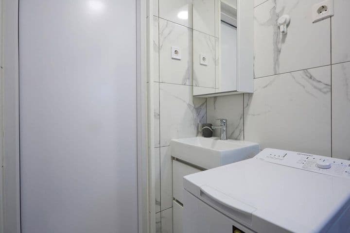 1 bedroom apartment for rent in Esquerra de lEixample, Spain - Image 10