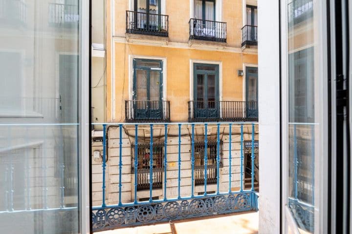 4 bedrooms apartment for sale in Centro, Spain - Image 2