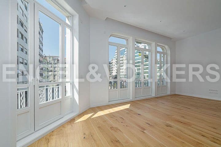 3 bedrooms apartment for rent in Vigo, Spain - Image 2