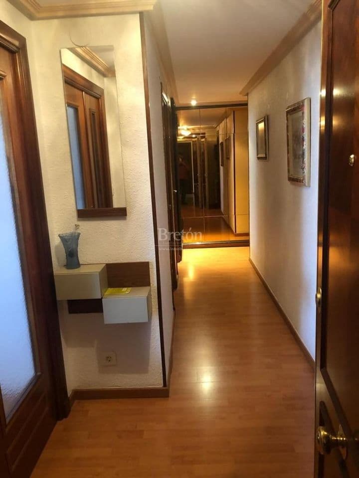 3 bedrooms apartment for rent in Zaragoza, Spain - Image 2