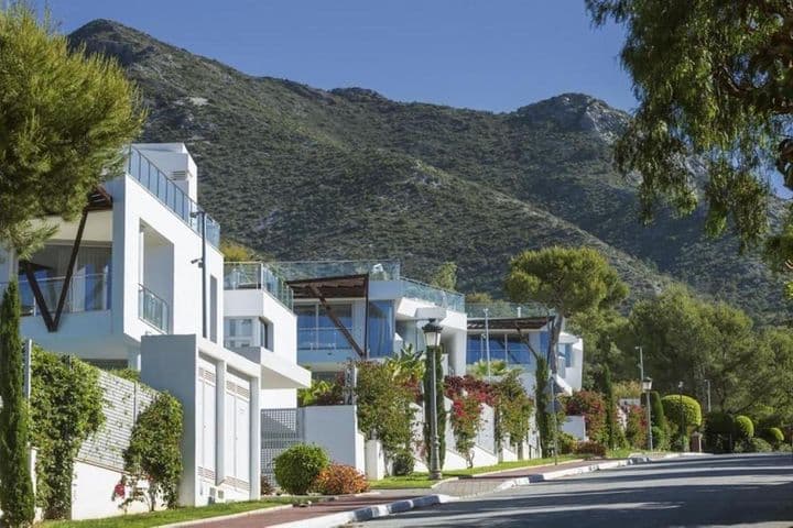 3 bedrooms house for sale in Sierra Blanca, Spain - Image 2