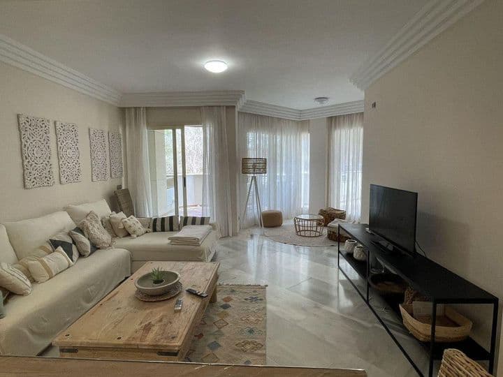 2 bedrooms apartment for rent in Aloha, Spain - Image 3