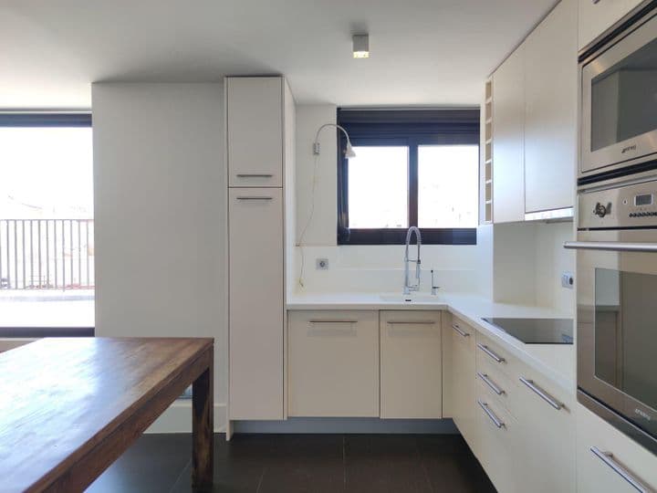 1 bedroom apartment for rent in Sant Gervasi, Spain - Image 6